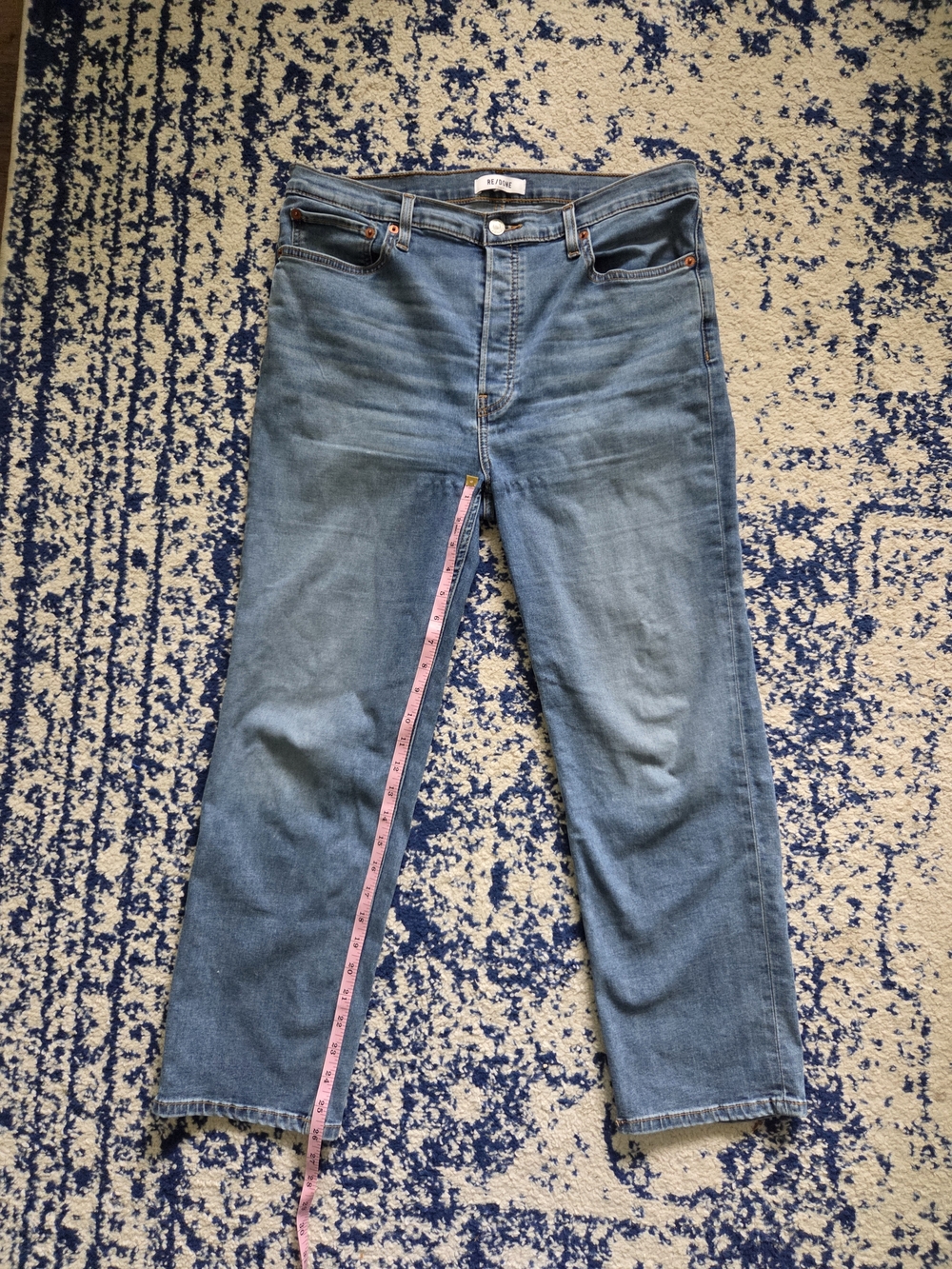 Re/Done Stove Pipe Vintage Faded Blue Straight Leg.